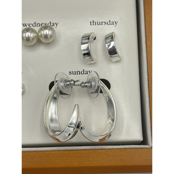 Tara Vanessa Weekly Wardrobe Silver Tone Earring Collection In Mirrored Box New - Picture 5 of 9